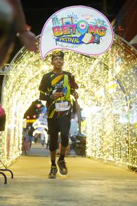 BIB: 5315
                            <button type="button" onclick="openModal(21830298)" class="btn btn-primary btn-sm float-right btn-popup" data-toggle="modal" data-target=".modal-high-quality">
                        <i class="fas fa-shopping-cart"></i> Add to Cart
                    </button>
                                            <button type="button" onclick="isThisMe(21830298, true)" class="btn btn-success btn-sm float-right btn-popup btn-isme hidden" data-toggle="tooltip" data-placement="bottom" title="นี่คือรูปของคุณใช่ไหม คลิกที่นี่เพื่อเอาเข้าอัลบั้ม">
                        <i class="fas fa-plus"></i> Add to album
                    </button>
                    <button type="button" onclick="isThisMe(21830298, false)" class="btn btn-warning btn-sm float-right btn-popup btn-isnotme hidden">
                        <i class="fas fa-ban"></i> Remove from album
                    </button>